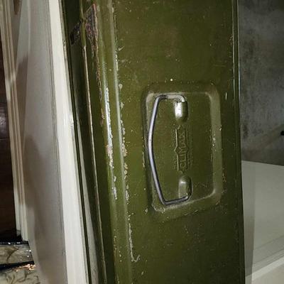 Set of metal tin containers