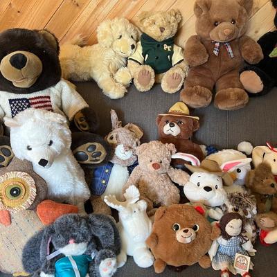 Stuffy Lot 4- Great to donate for holiday toy drives