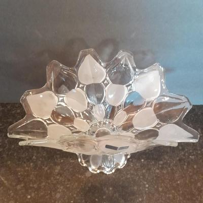 Beautiful Art glass Crystal glass industries Romania Crystal Moravia petal Pattern Dish / fruit bowl