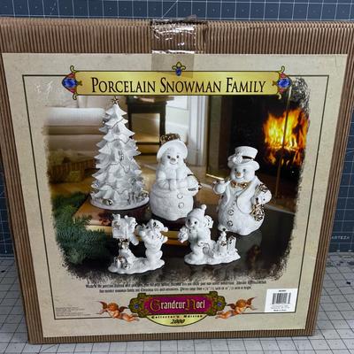 Porcelain Snowman Family, Like New 
