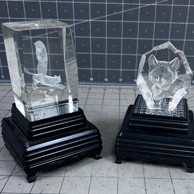 2 Crystal Holograph CATS With Light Stands 