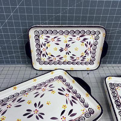 TEMPTATIONS, OLD WORLD, (3) Trays and a Spatula NEVER USED