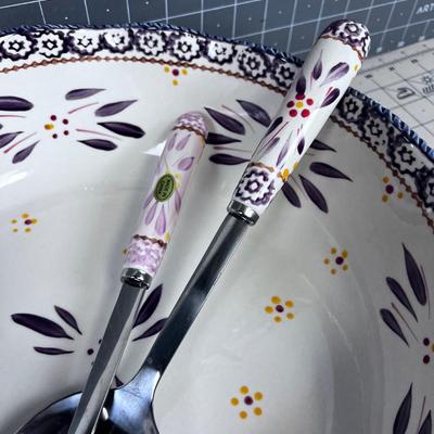 TEMPTATIONS, OLD WORLD, SALAD or Pasts BOWL, NEVER USED