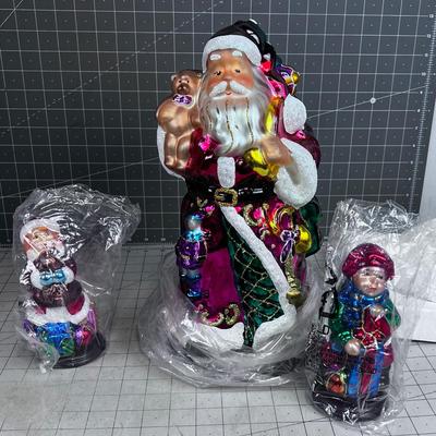 Thomas Pacconi Santa with 2 Children. NEW 