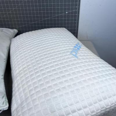 Sleeping Memory Foam Pillows 