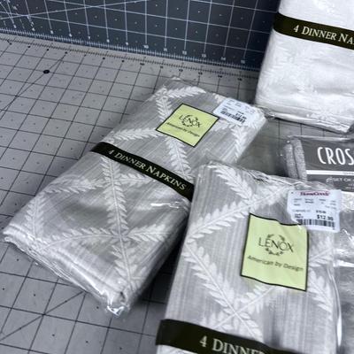 LENOX (6) NEW Napkins 