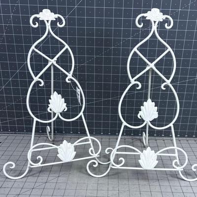 2 Easels WHITE Wire