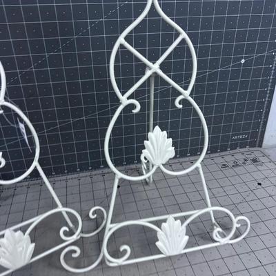 2 Easels WHITE Wire