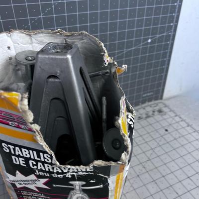 4 Stabilizing Trailer Jacks, Like NEW 