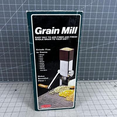 Back to Basics Grain Mill, New never used.