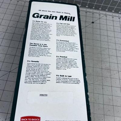Back to Basics Grain Mill, New never used.