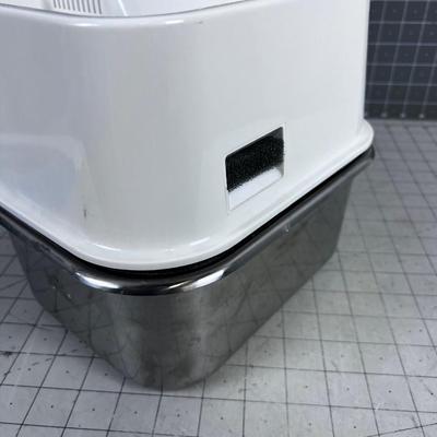 Magic Mill with Stainless Steel Tray '