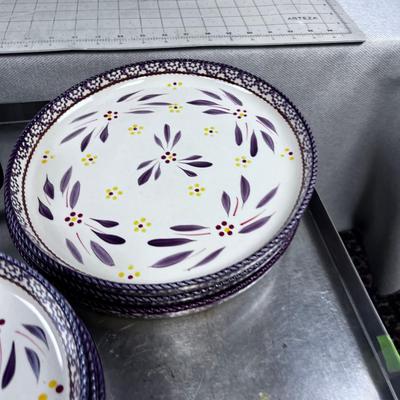 TEMPTATIONS, OLD WORLD,  Dishes but only 3 dinner plates
