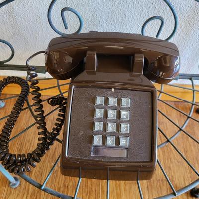 Various Phones & Collapsible Iron Shelf