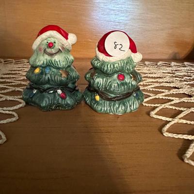 Vintage Christmas Tree Salt and Peper Shakers (set of 2)