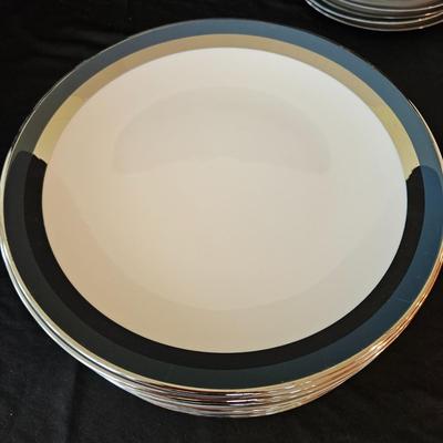 12 Place Setting Gorham and Flintridge 'Contessa' China Set (K-DW)