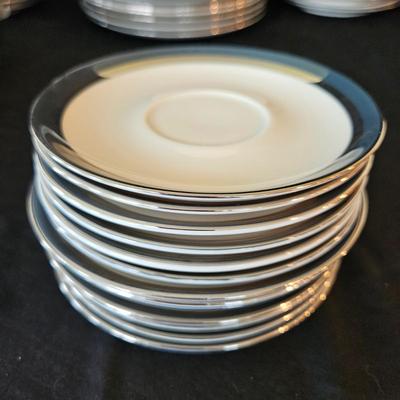 12 Place Setting Gorham and Flintridge 'Contessa' China Set (K-DW)
