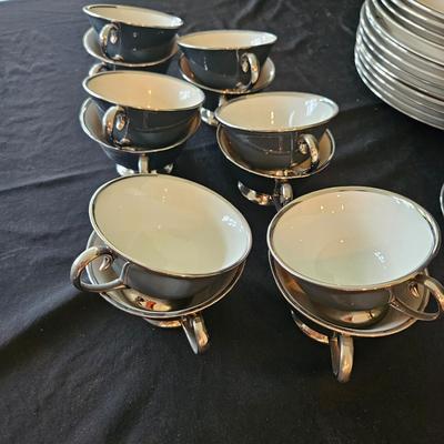 12 Place Setting Gorham and Flintridge 'Contessa' China Set (K-DW)