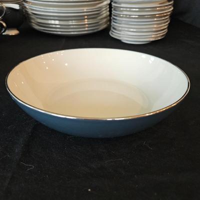 12 Place Setting Gorham and Flintridge 'Contessa' China Set (K-DW)