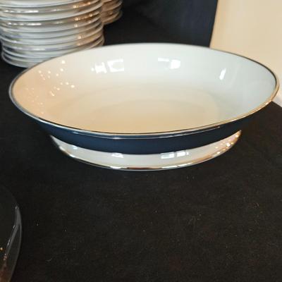 12 Place Setting Gorham and Flintridge 'Contessa' China Set (K-DW)