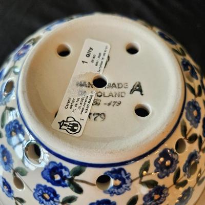 Blue Themed Kitchen Pottery Pieces: Apple Baker, Berry Bowl, & More (K-DW)