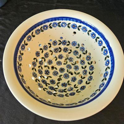 Blue Themed Kitchen Pottery Pieces: Apple Baker, Berry Bowl, & More (K-DW)