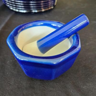 Yellow and Cobalt Blue Kitchen Decor (K-DW)