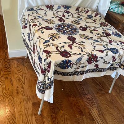 Linens, Runners, Tablecloths & More (E-MG)
