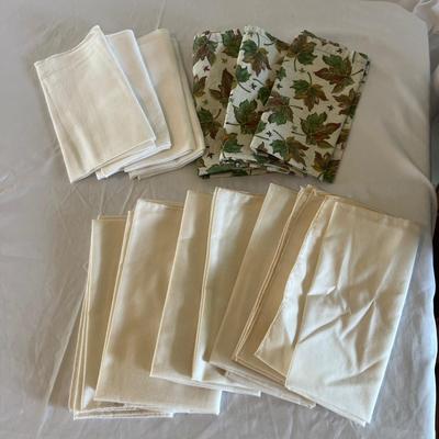 Linens, Runners, Tablecloths & More (E-MG)