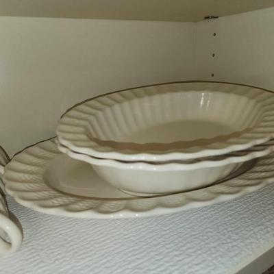 Set of Spode dinnerware