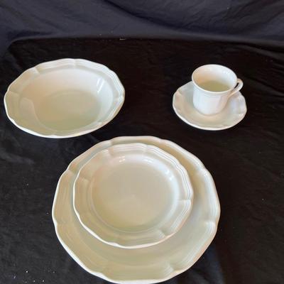 Mikasa French Countryware Dish Set (K-DW)