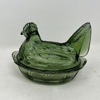 Fenton 70s hen on nest