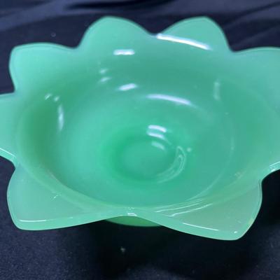 Fenton Jadeite bowl & uranium glass ladle