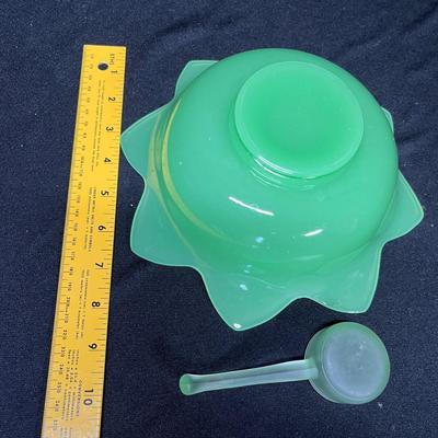 Fenton Jadeite bowl & uranium glass ladle