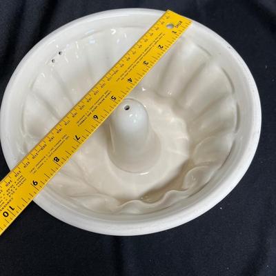 Polish pottery bundt pan