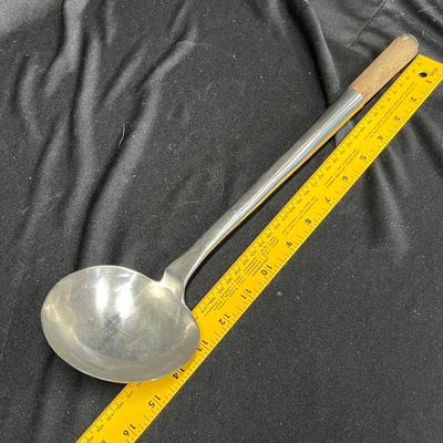 Long handle ladle