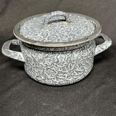 Great Granite ware pot