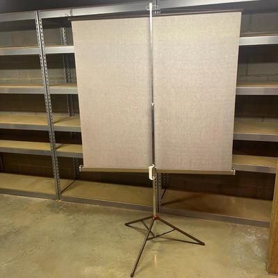 Kodak Carousel Projector 4600 & Da-Lite Screen (BS-MK)