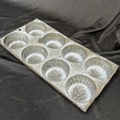 Granite ware muffin tray