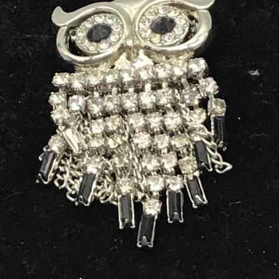 Vintage Victorian owl brooch