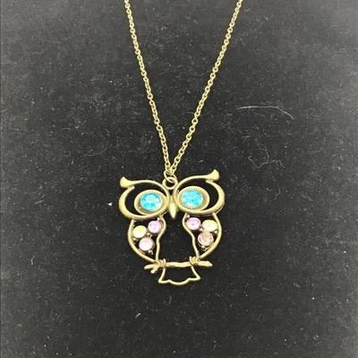 Owl colored gems pedant necklace
