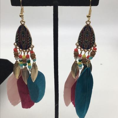 Feathered fashion earrings