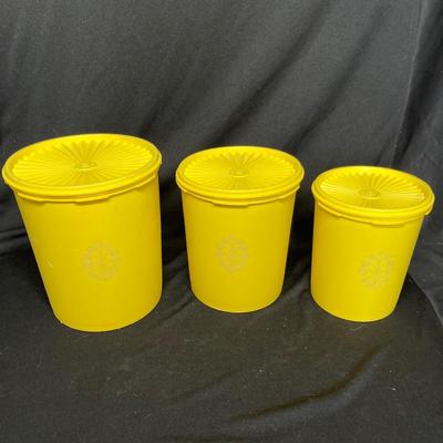 Tupperware Canister set