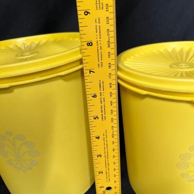 Tupperware Canister set