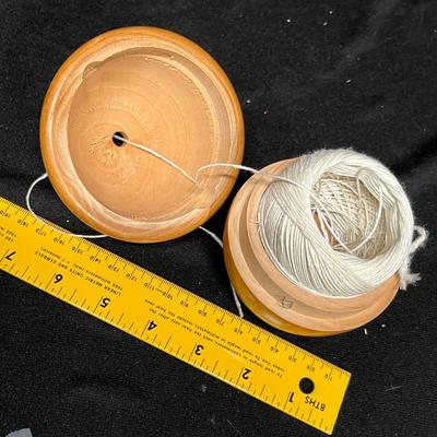 Acorn String holder