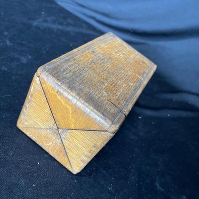 Singer sewing attachments box