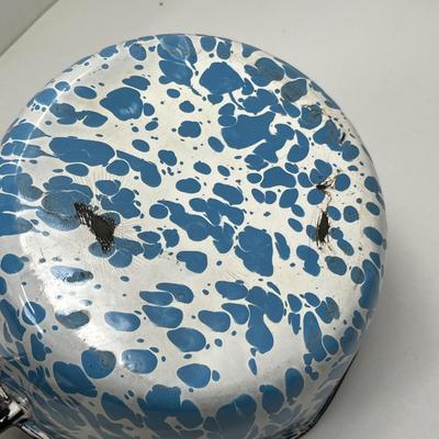 Blue marble graniteware skillet