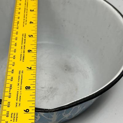 Blue marble graniteware skillet