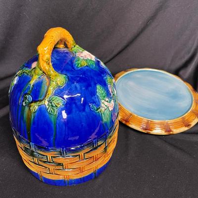 Majolica Large dome Cheese dish