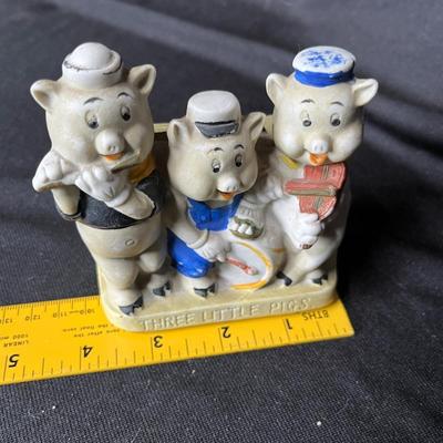 Vintage Disney 3 little pigs Toothbrush holder
